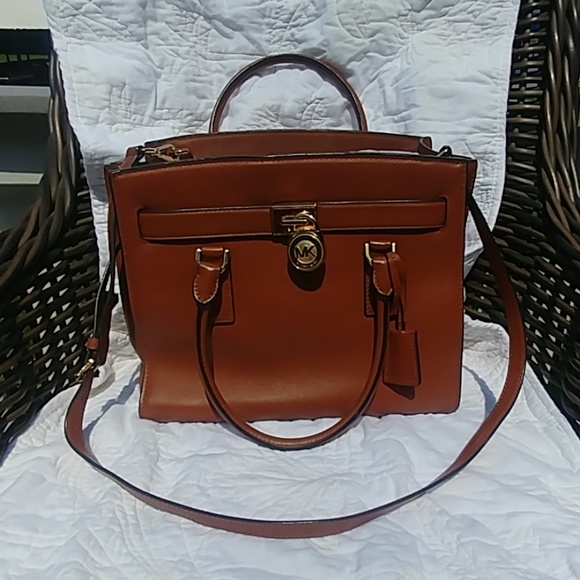 Authentic Michael Kors Purse - Picture 1 of 3